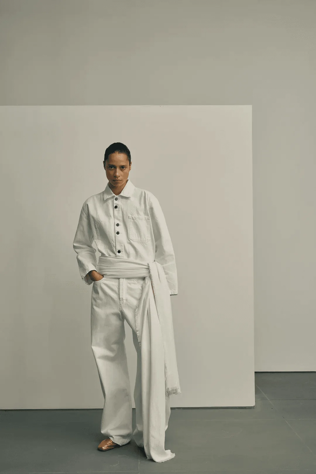 Elevate Your Style: Transform Scarves into Chic Belts