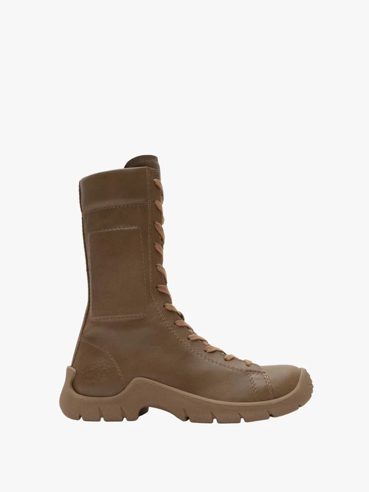 Burberry leather tone boots for hiking